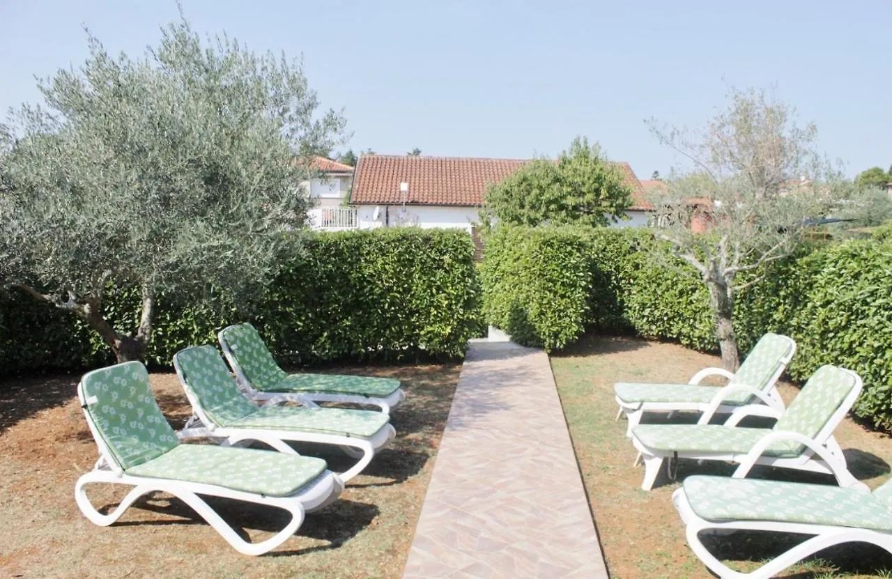 Holiday home Holiday House Tina Savudrija