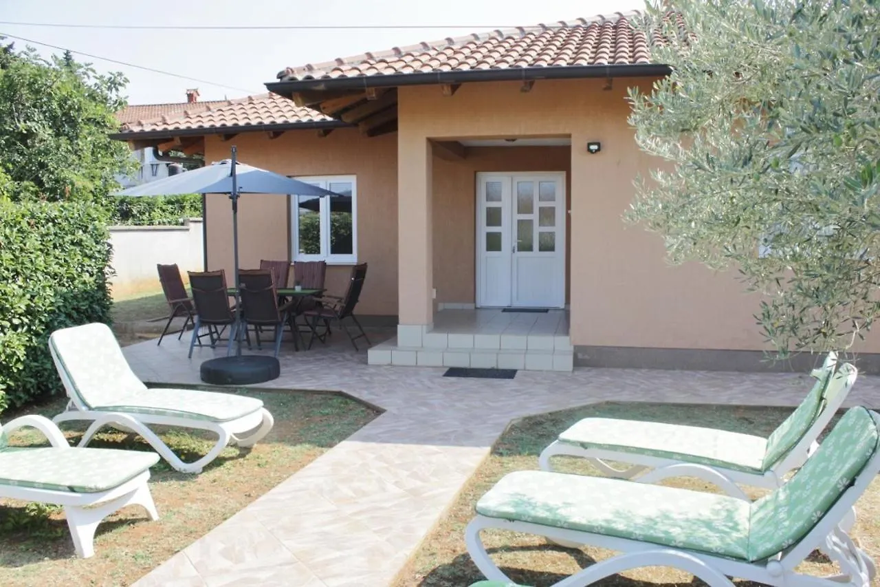 Holiday House Tina Savudrija Holiday home