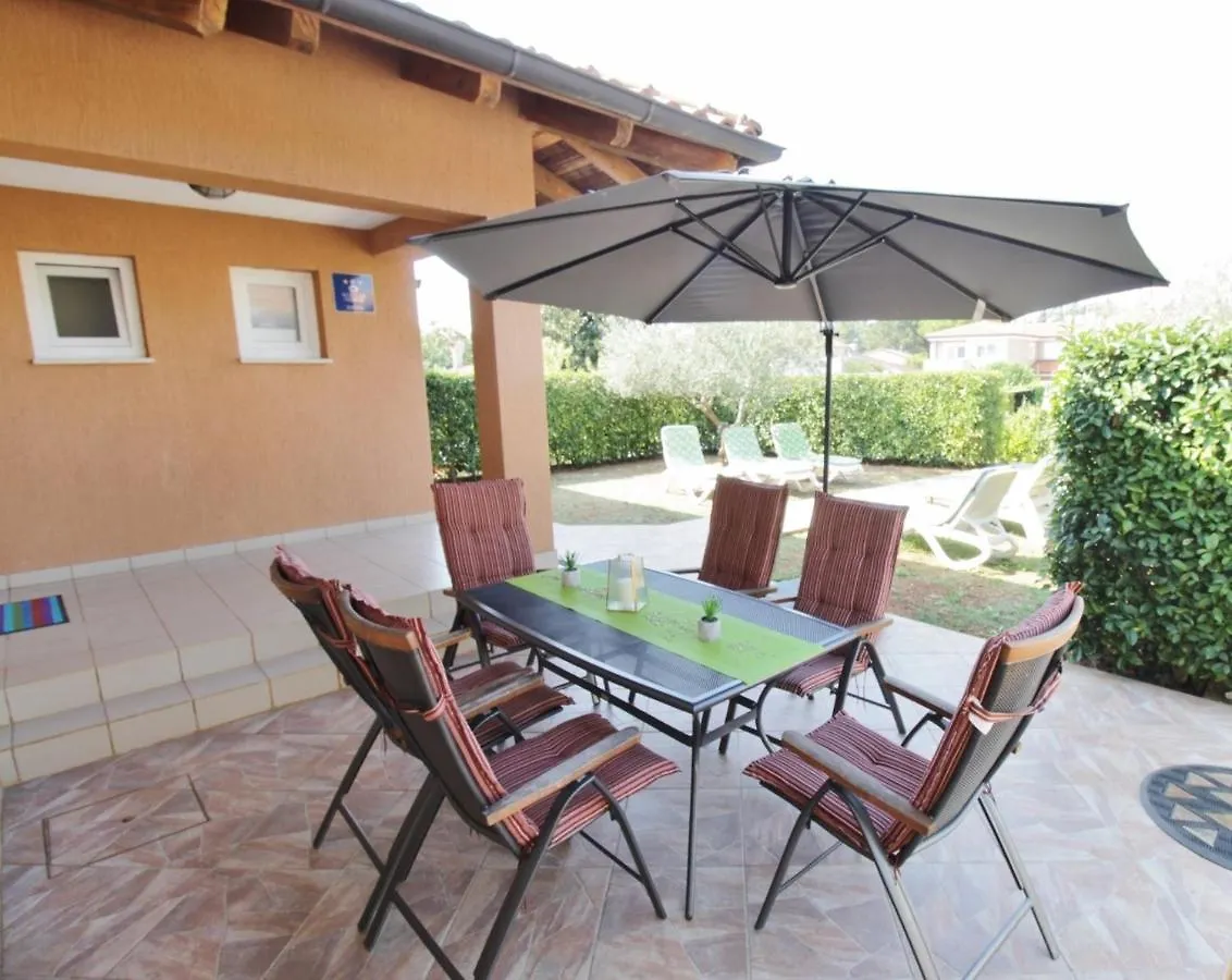 Holiday House Tina Savudrija 0*,