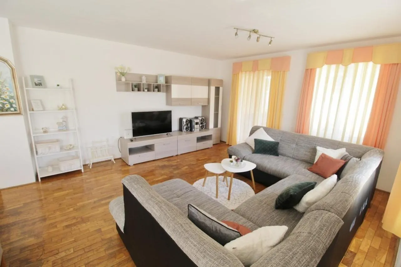 Holiday House Tina Savudrija Holiday home