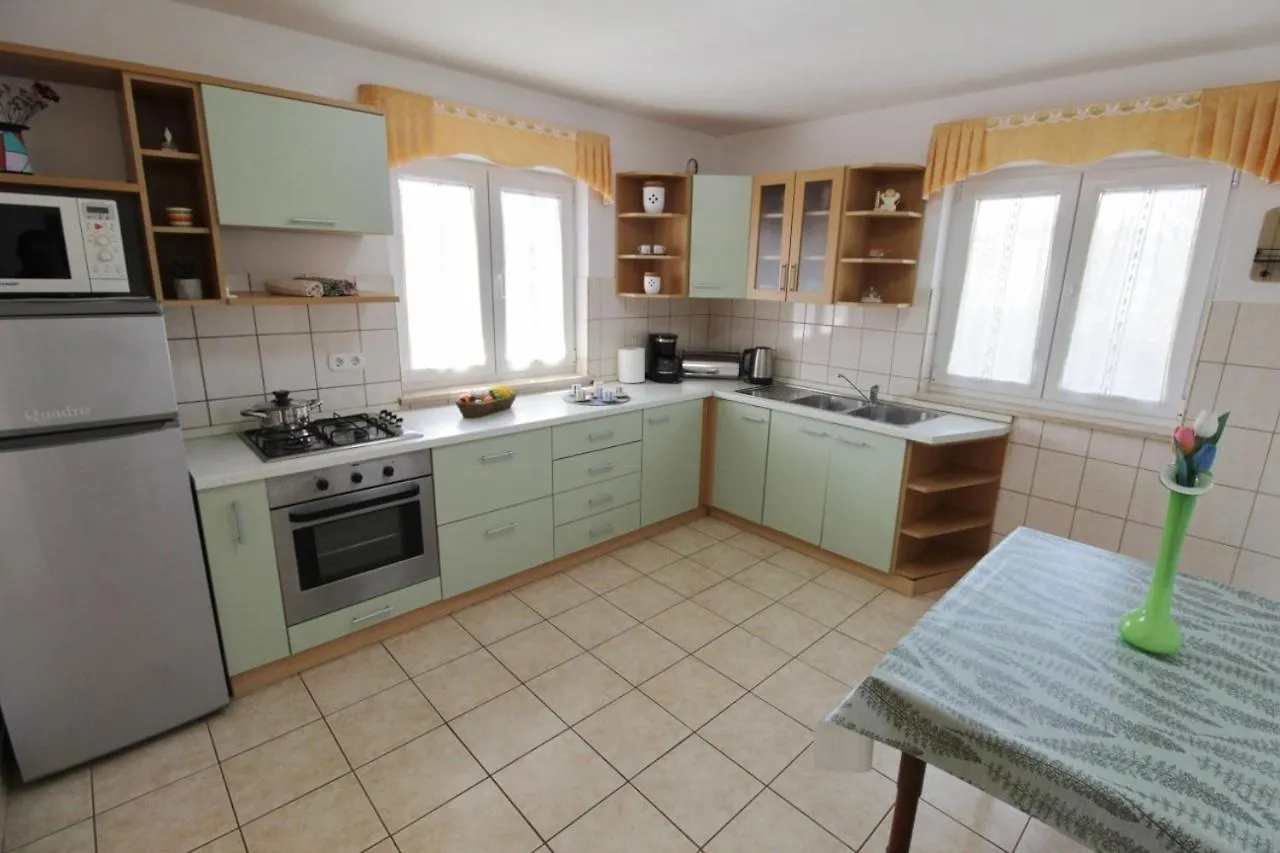 Holiday home Holiday House Tina Savudrija