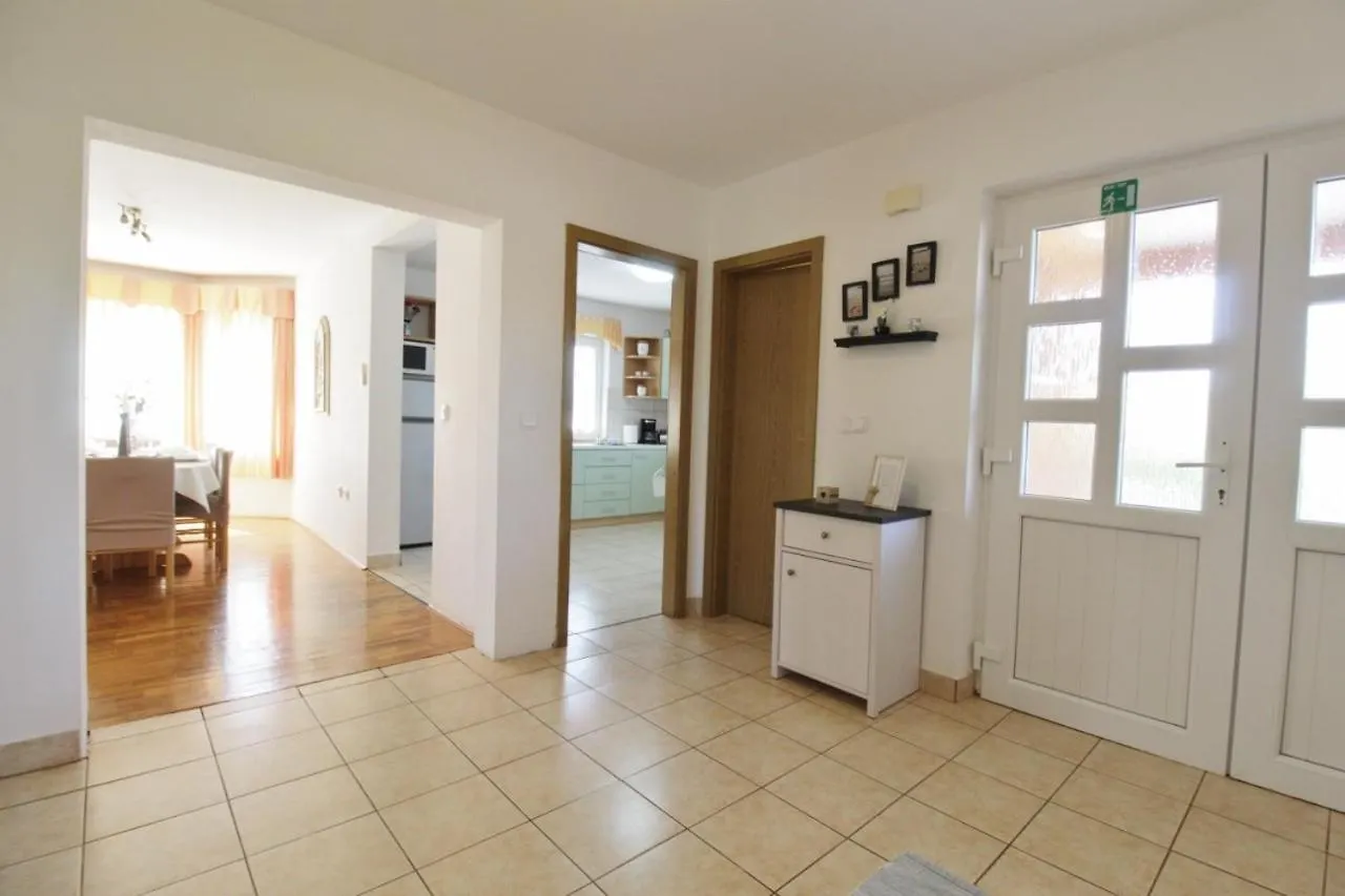 Holiday House Tina Savudrija Holiday home